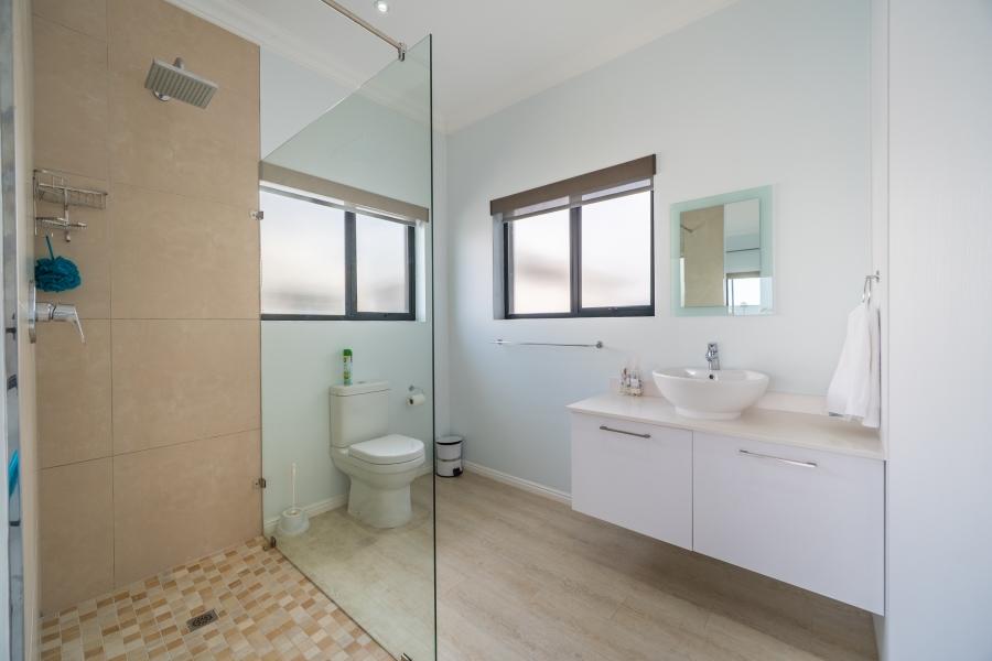 5 Bedroom Property for Sale in Marina Martinique Eastern Cape